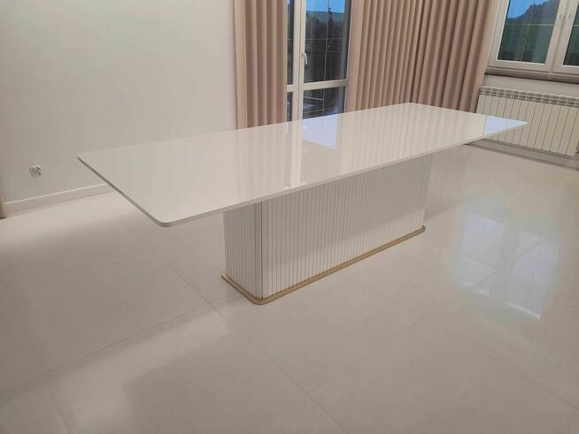 Stół PRIMO, złoty dekor, jadalnia, salon, AKANT Meble