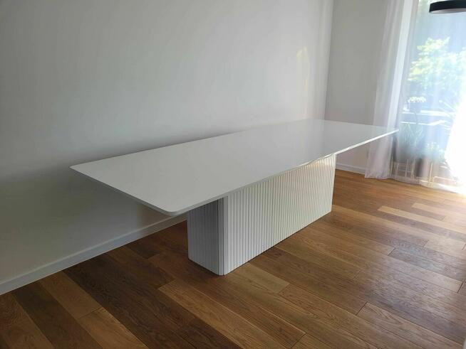 Stół PRIMO, złoty dekor, jadalnia, salon, AKANT Meble