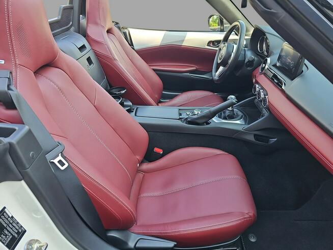 Salon Polska, Serwis ASO, Wersja "100" - Jubileusz, Mazda Grupa Wróbel