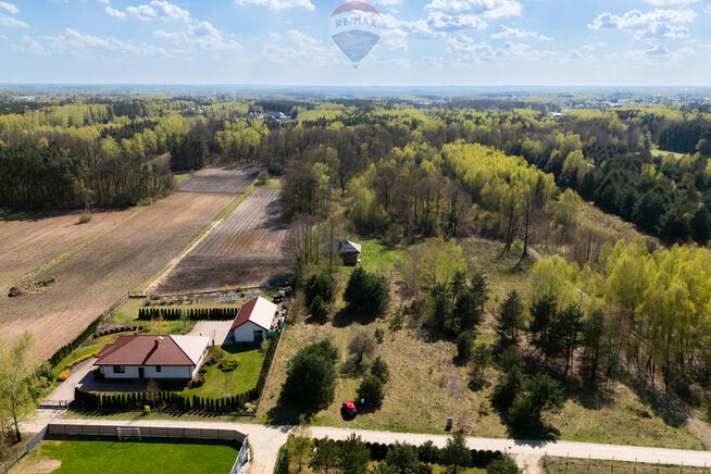 w stanie deweloperskim, na działce o pow. 3 490 m2