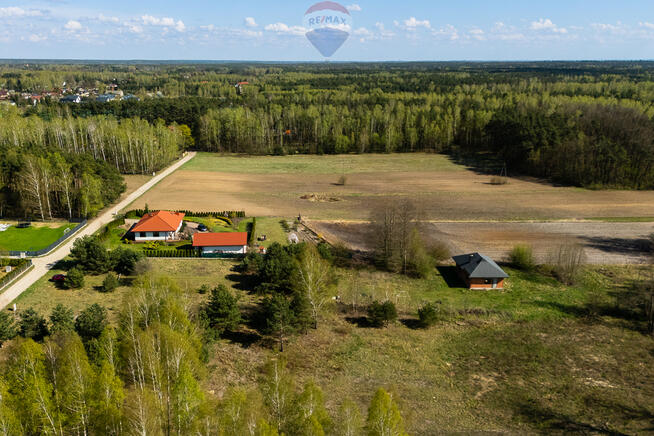 w stanie deweloperskim, na działce o pow. 3 490 m2