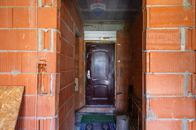 w stanie deweloperskim, na działce o pow. 3 490 m2