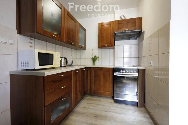 Dom po generalnym remoncie, graniczący z lasem