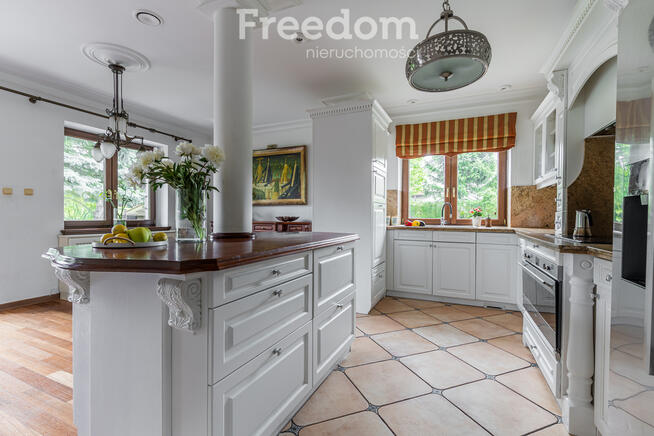 Letnia Rezydencja Szlachetnego Spokoju Kampinos