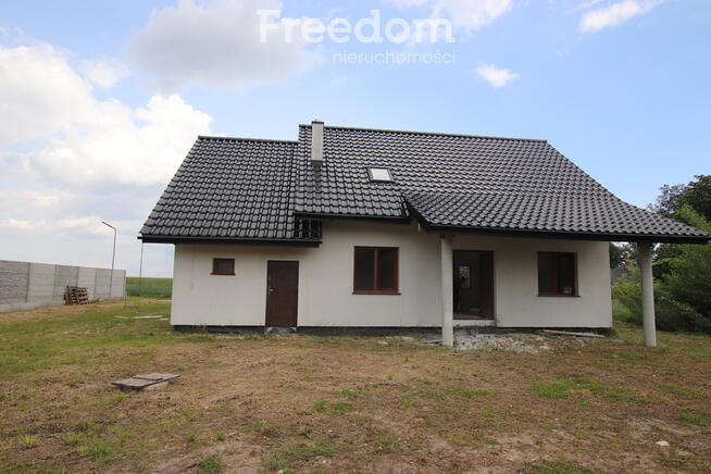 Nowy dom z ogrodem i garażem, 1,5 km od Koła