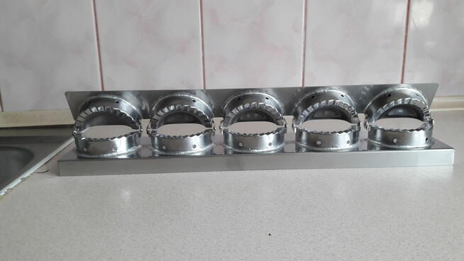 Pierogarka 5- pozycyjna do wyrobu dużych pierogów 9.5cm.