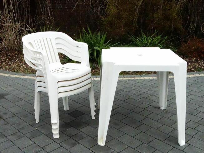 Zestaw mebli ogrodowych stolik + cztery krzesła cena za komp