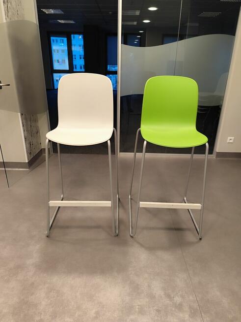 Krzesło hocker Cavatina Steelcase na podstawie typu płoza