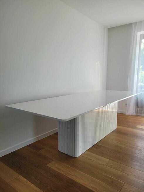 Stół PRIMO, złoty dekor, jadalnia, salon, AKANT Meble