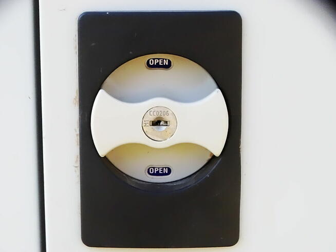 Szafa Metalowa z półkami 200x90x42 cm