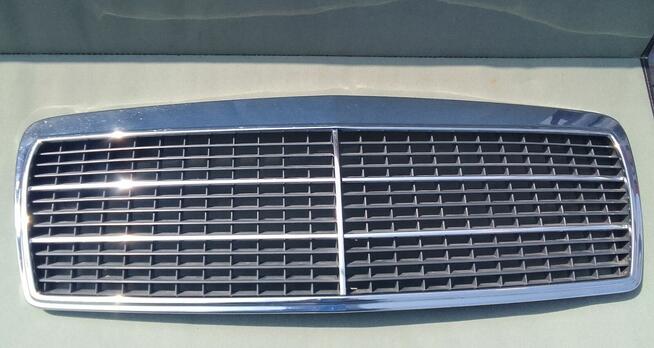 ATRAPA chłodnic GRILL Mercedes W210 E (1995-2002) 2108880023
