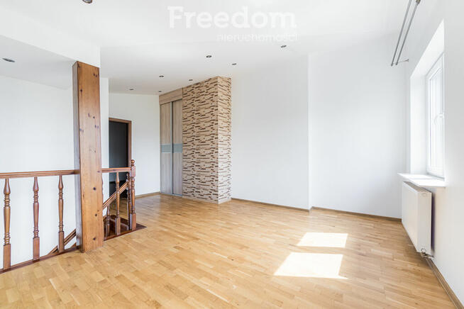 Na sprzedaż dwupoziomowa nieruchomość w Wyszkowie