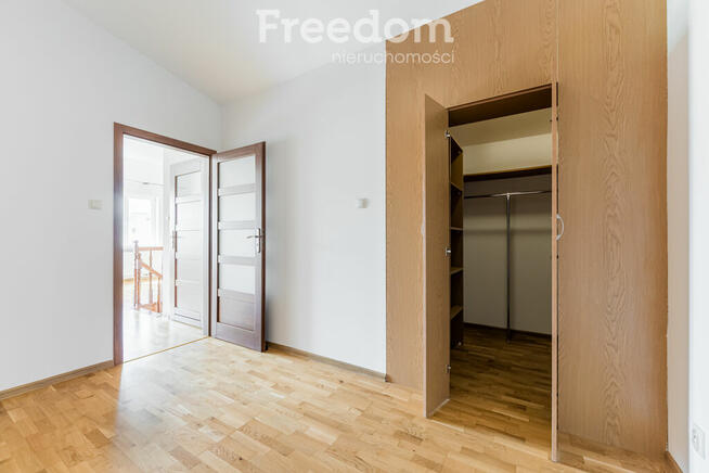 Na sprzedaż dwupoziomowa nieruchomość w Wyszkowie