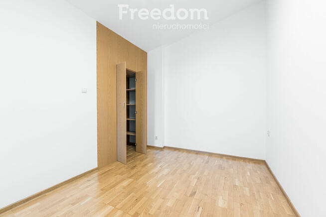 Na sprzedaż dwupoziomowa nieruchomość w Wyszkowie