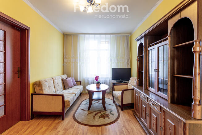 Na sprzedaż 3 pokojowe mieszkanie w centrum.