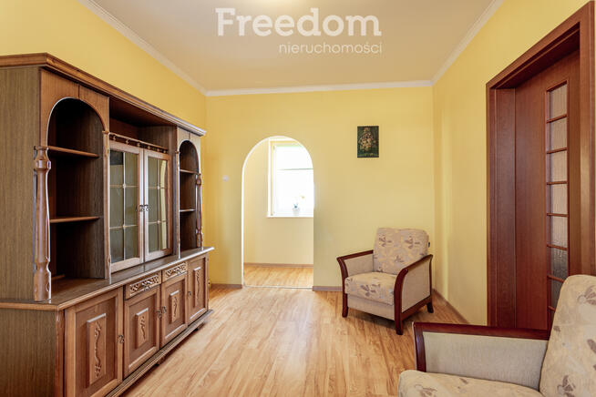 Na sprzedaż 3 pokojowe mieszkanie w centrum.