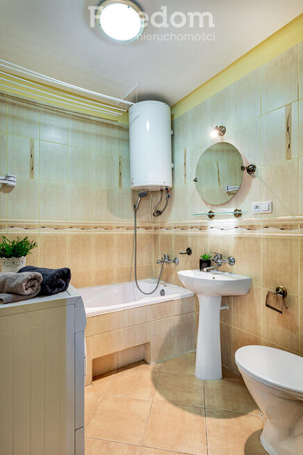 Na sprzedaż 3 pokojowe mieszkanie w centrum.