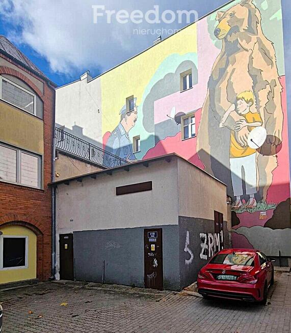 Na sprzedaż 3 pokojowe mieszkanie w centrum.