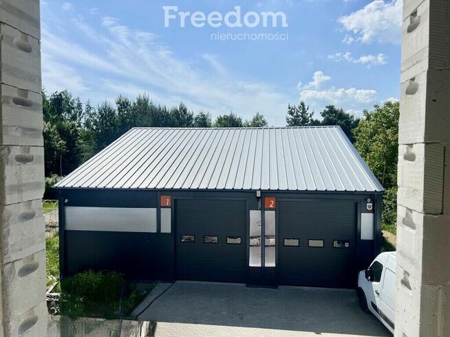 Kompleks komercyjny z halą i nowoczesnym biurowcem