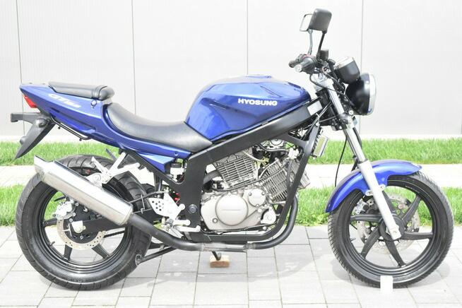 Hyosung GT 125 ładny stan, 1 ręka, książka, z niemiec na kat. B***