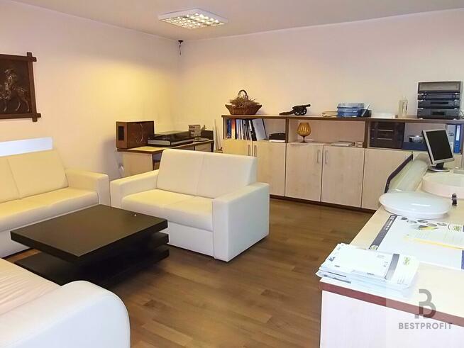 Dom Kobylnica, Główna