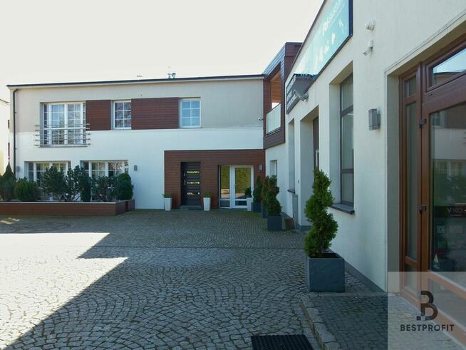 Dom Kobylnica, Główna