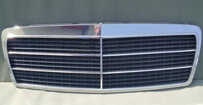 ATRAPA chłodnic GRILL Mercedes W210 E (1995-2002) 2108880023