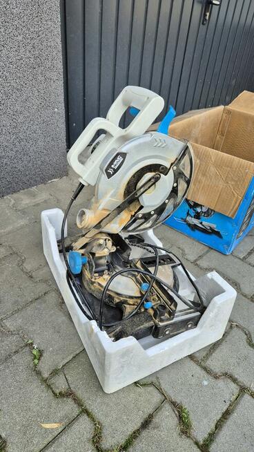 Piła ukosowa Macallister MMIS-210c-a 1400 W 210 mm