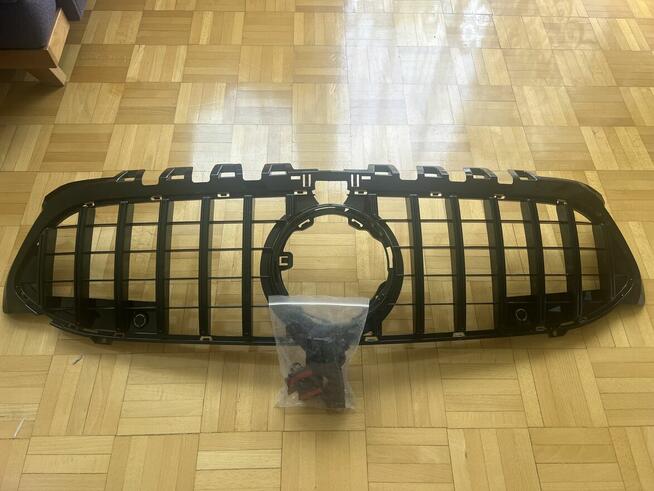 GRILL MERCEDES A W177