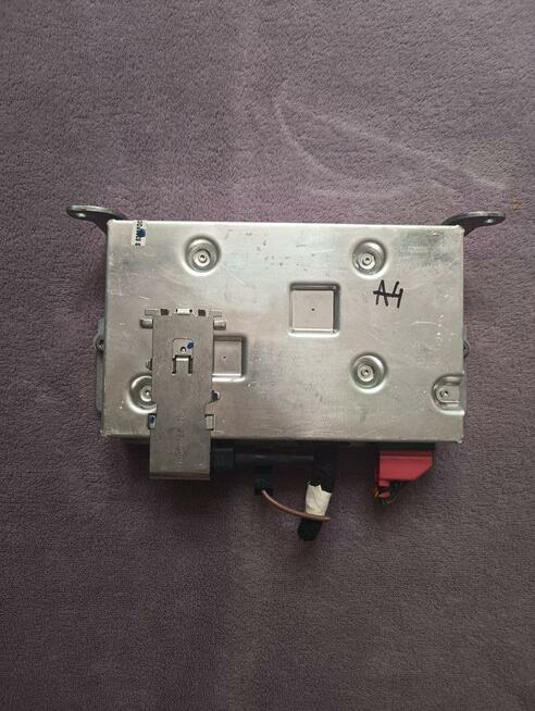 WZMACNIACZ GŁOŚNIKÓW AUDIO AUDI A4 8T0035462