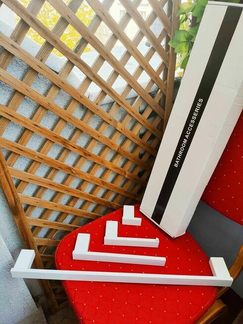 Wieszak Łazienkowy Biały stal nierdzewna uchwyt na papier