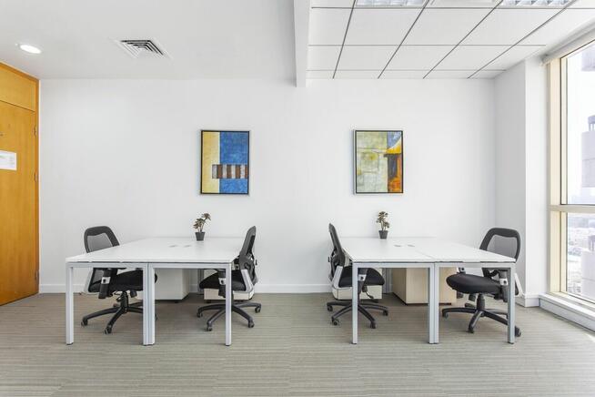Przestrzeń do pracy dla 3-4 osób w Regus Opera