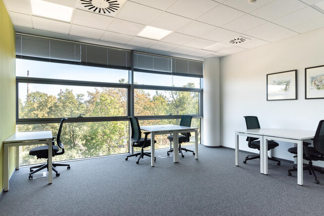 Przestrzeń do pracy dla 3-4 osób w Regus Opera