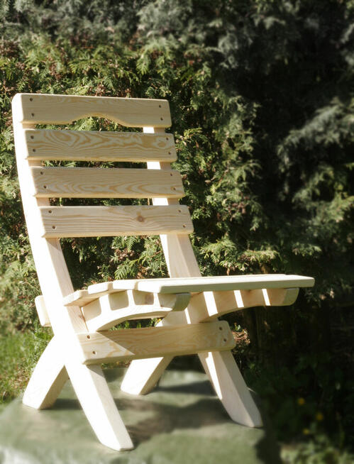 Krzesło drewniane rozkładane. Wygodne i praktyczne