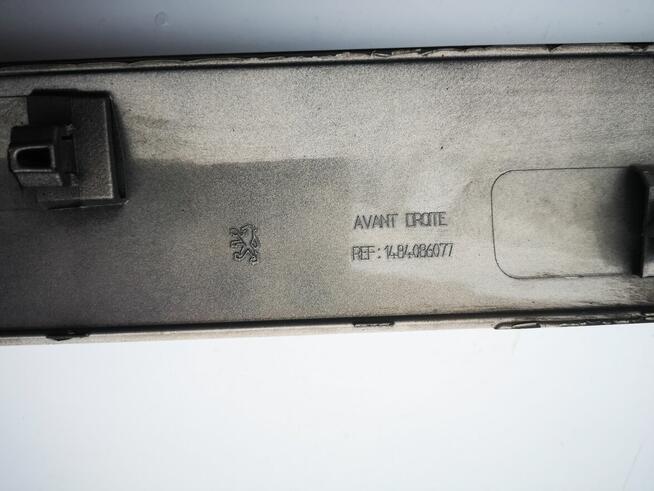 Listwa drzwi prawy przód1484086077 Ulysse 807 Pherda C8