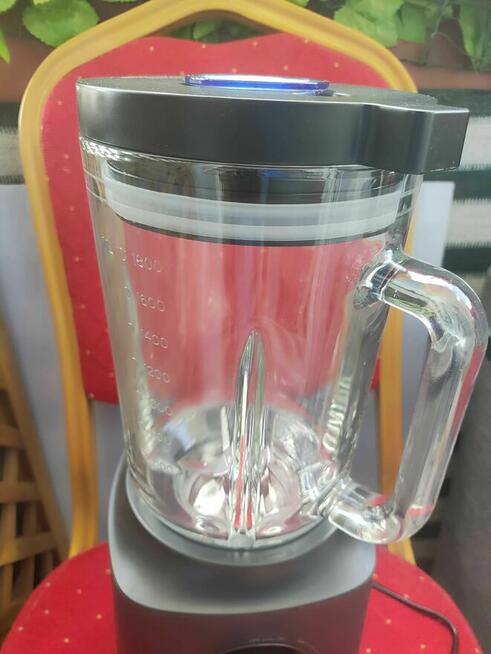 Blender Kielichowy Stołowy 1800W Black Decker BXJB1800E nóż