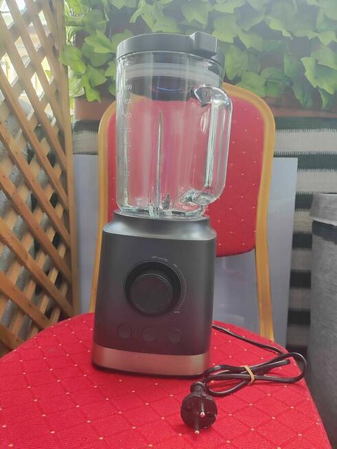 Blender Kielichowy Stołowy 1800W Black Decker BXJB1800E nóż