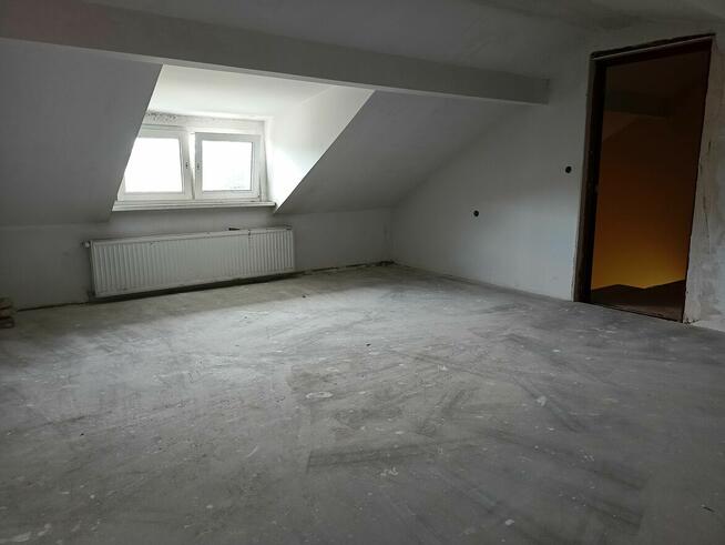 Dom Hala Funkcja Przemysłowa / Mieszkalna