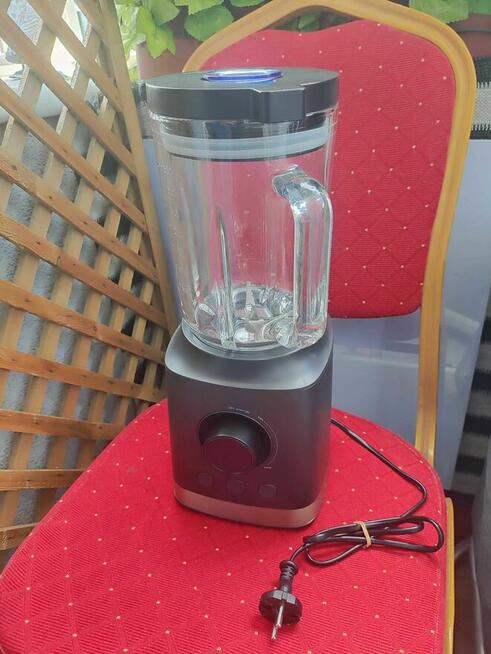 Blender Kielichowy Stołowy 1800W Black Decker BXJB1800E nóż