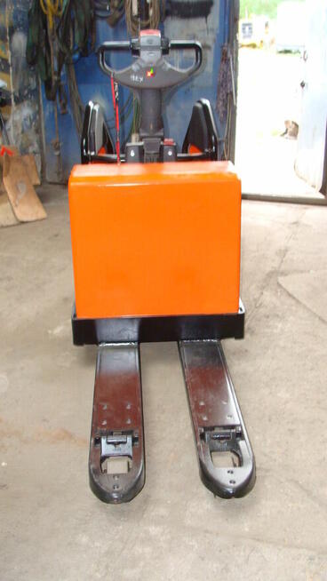 wózek paletowy elektryczny Toyota BT LPE