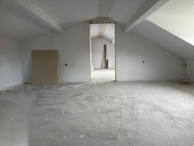 Dom Hala Funkcja Przemysłowa / Mieszkalna