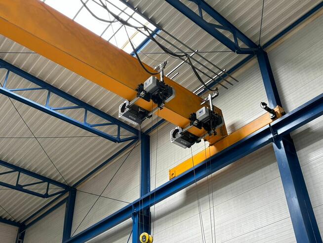 szt.8 suwnice 8 T - 21900 mm.