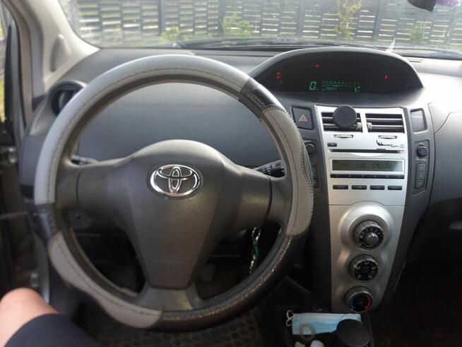 Toyota Yaris 2