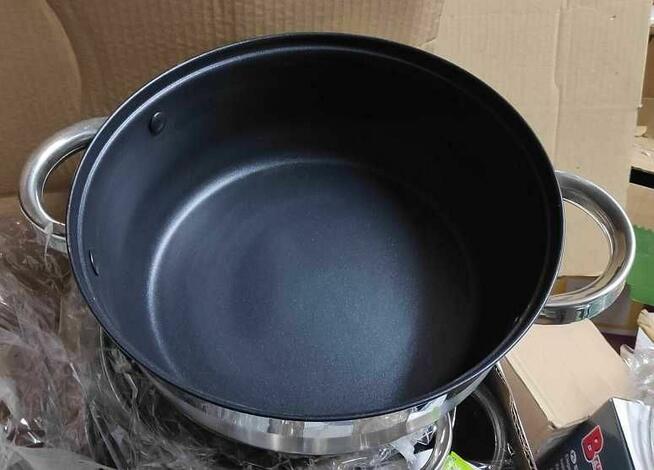 Garnki komplet z dużym garnkiem 8L