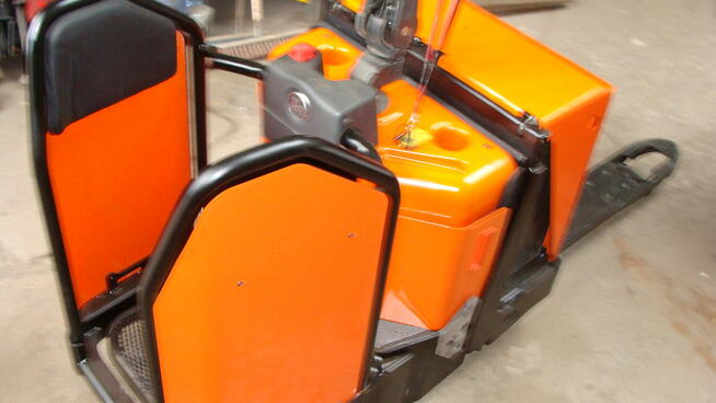 wózek paletowy elektryczny Toyota BT LPE