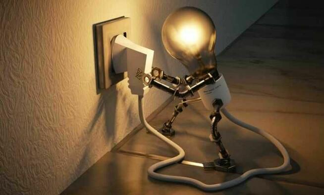 ELEKTRYK - instalacje , awarie . Uprawnienia