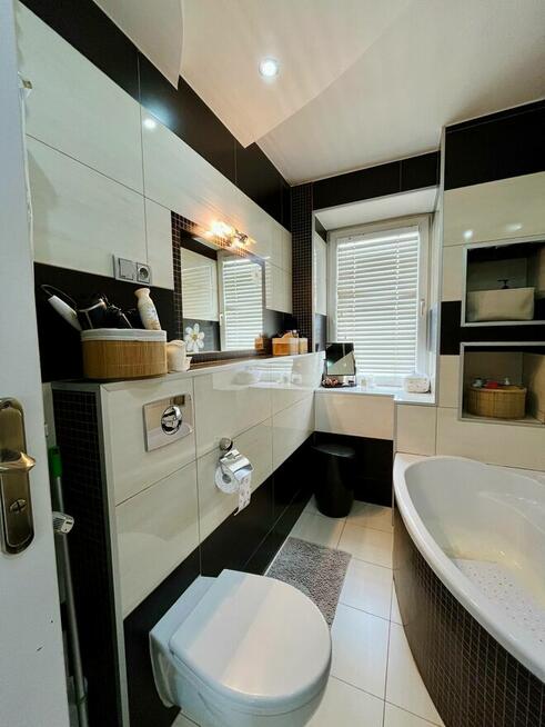 Sprzedam dom wraz z lokalem użytkowym