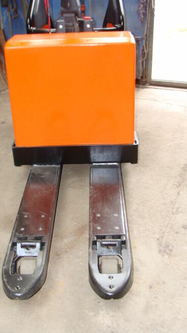 wózek paletowy elektryczny Toyota BT LPE