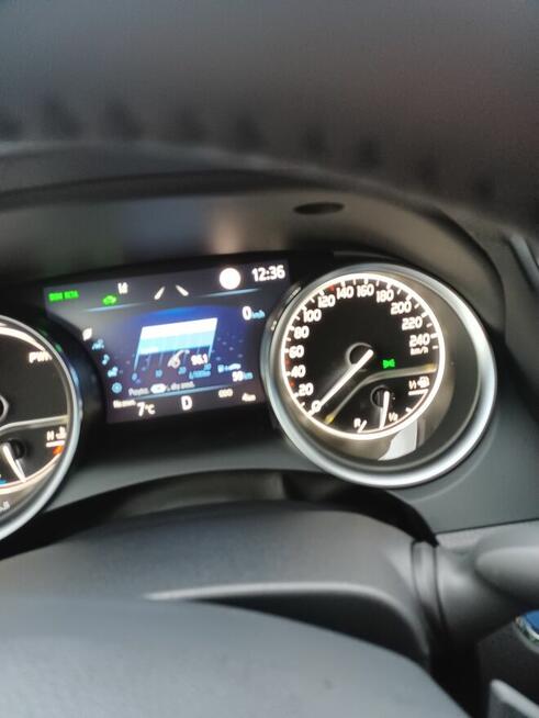 Sprzedam Camry hybrid 2023r
