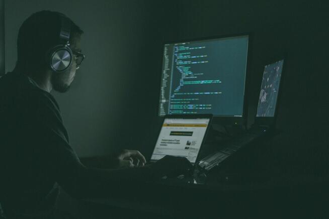 Cyberbezpieczeństwo | Usługa, audyty, testy, studia - 15 lat
